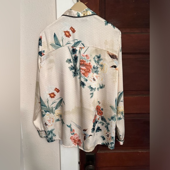 Gorgeous Zara Pajama-Style Floral Blouse Size Large - Picture 2 of 6